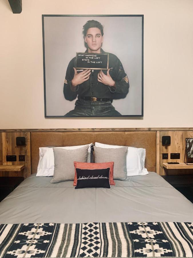דגלאס Loft 11 Stunning Luxury Nyc Loft Style Interior Designed 2Bd Apartment Excellent City Centre Location Mezzanine Cinema Room Designer Furniture Amazing Space מראה חיצוני תמונה