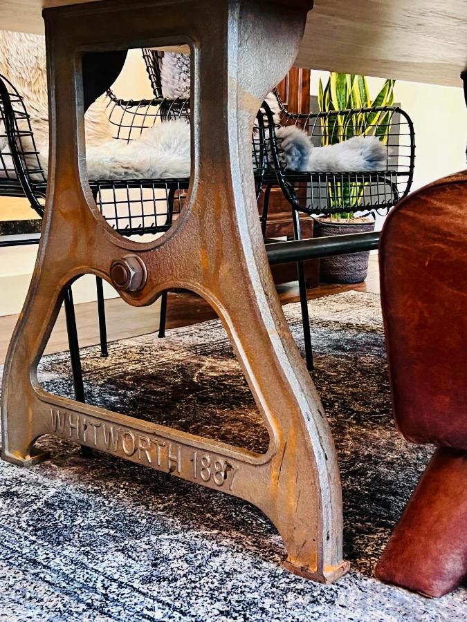 דגלאס Loft 11 Stunning Luxury Nyc Loft Style Interior Designed 2Bd Apartment Excellent City Centre Location Mezzanine Cinema Room Designer Furniture Amazing Space מראה חיצוני תמונה