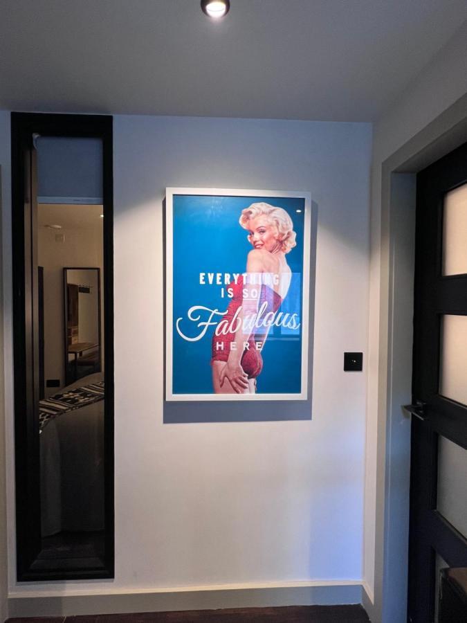 דגלאס Loft 11 Stunning Luxury Nyc Loft Style Interior Designed 2Bd Apartment Excellent City Centre Location Mezzanine Cinema Room Designer Furniture Amazing Space מראה חיצוני תמונה