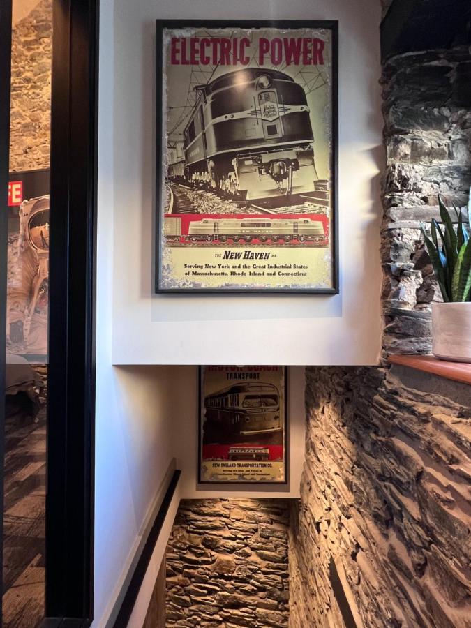 דגלאס Loft 11 Stunning Luxury Nyc Loft Style Interior Designed 2Bd Apartment Excellent City Centre Location Mezzanine Cinema Room Designer Furniture Amazing Space מראה חיצוני תמונה