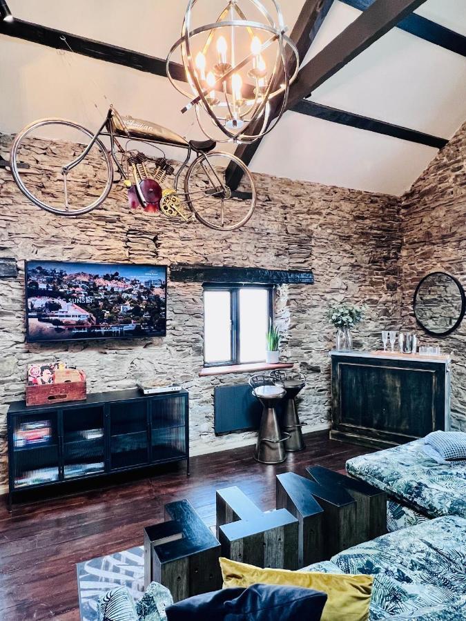 דגלאס Loft 11 Stunning Luxury Nyc Loft Style Interior Designed 2Bd Apartment Excellent City Centre Location Mezzanine Cinema Room Designer Furniture Amazing Space מראה חיצוני תמונה