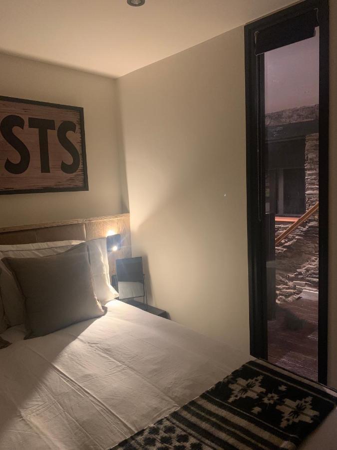 דגלאס Loft 11 Stunning Luxury Nyc Loft Style Interior Designed 2Bd Apartment Excellent City Centre Location Mezzanine Cinema Room Designer Furniture Amazing Space מראה חיצוני תמונה